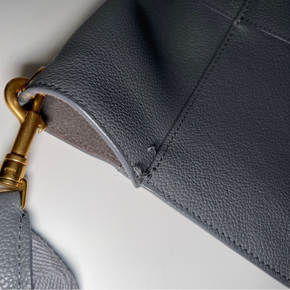 Authentic Celine SANGLE BUCKET BAG IN SOFT GRAINED CALFSKIN IN CLOUD women - Picture 10 of 14